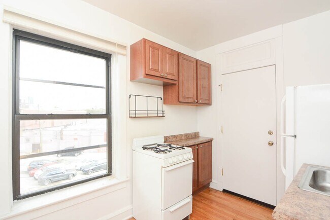 Foto del edificio - 2651 N Spaulding Ave