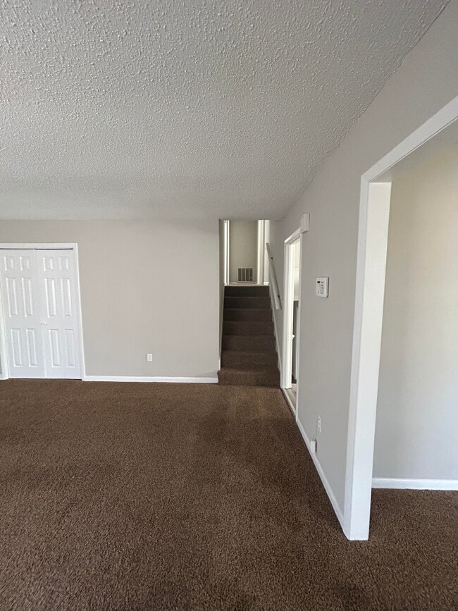 Building Photo - 208 Ridgewood Ave