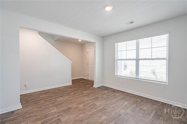 Building Photo - 1004 Bergamot Rd