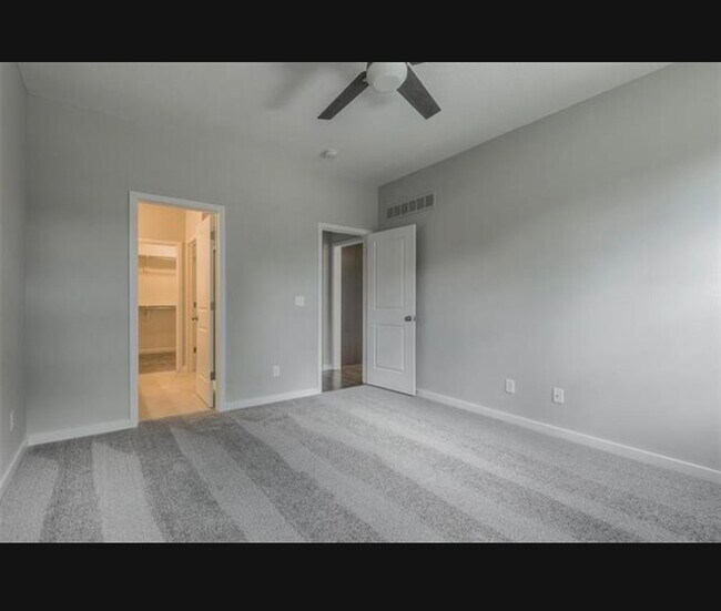 Building Photo - 12906 W 93rd St