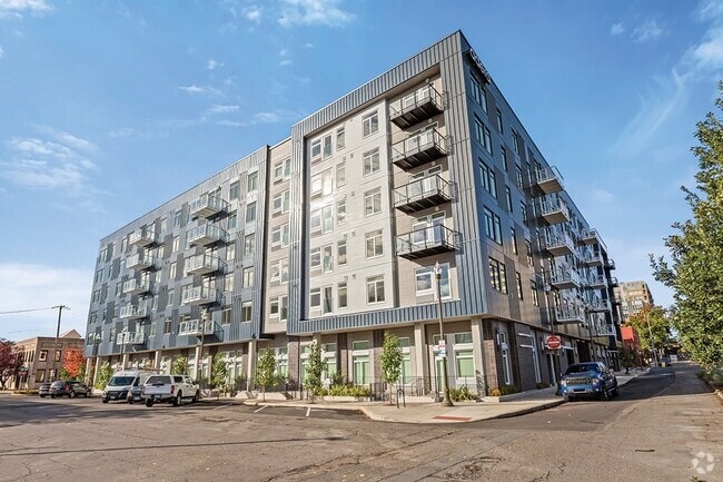 Building Photo - Adera