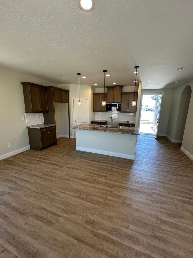 Foto del edificio - Brand new home in Kerman Ca