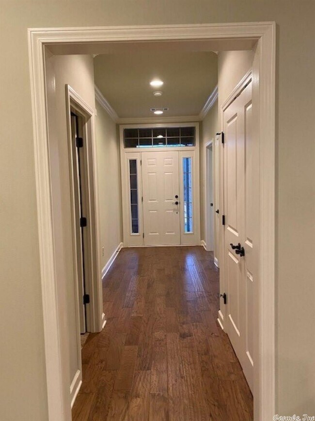 Building Photo - 521 Garden Valley Loop