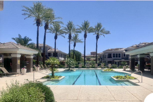 Fab resort-like pool! - 15221 N Clubgate Dr