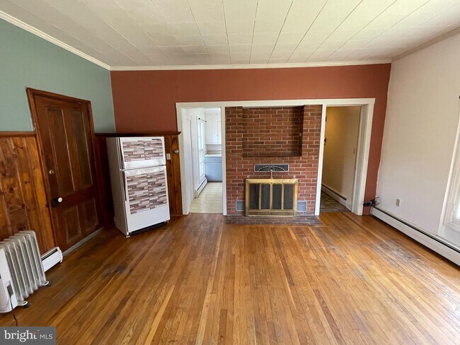 Building Photo - 46 S Green St