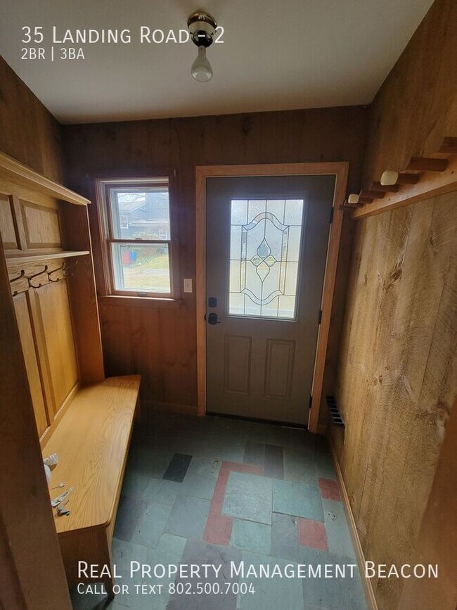 Foto del edificio - 35 Landing Rd