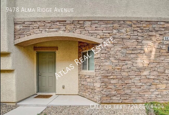 Foto del edificio - **COMING SOON 03/20/2024**  Stunning 3 Bed...