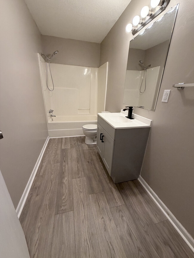 Foto del edificio - 125 McClure St