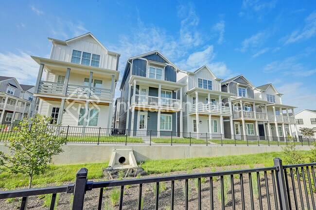 Foto del edificio - 245 Founders Ln