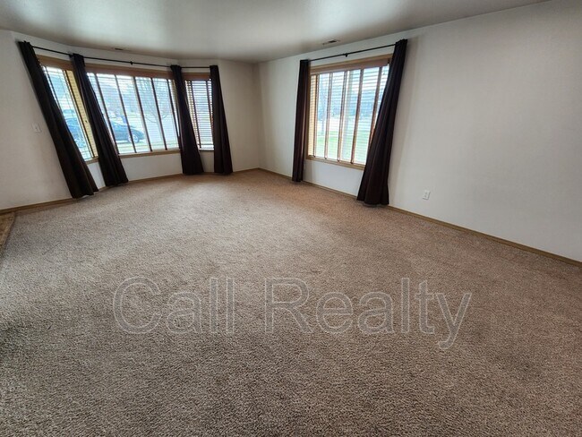 Building Photo - 432 S Molly Mitchell Dr