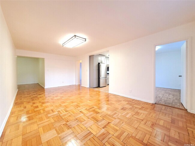 Building Photo - 41-25 Kissena Blvd