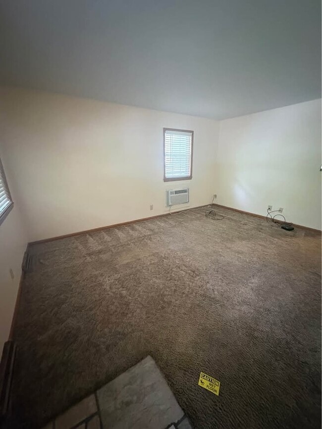 Foto del edificio - 1258 E Elm St