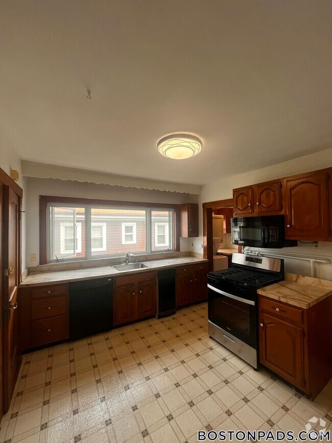 Building Photo - 468-470 Gallivan Boulevard