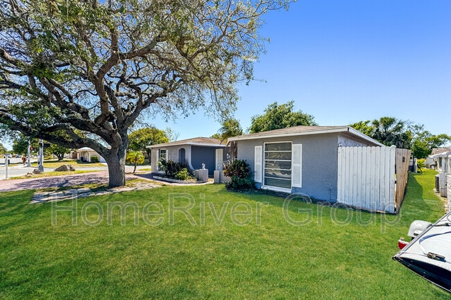 Foto del edificio - 10005 Regency Park Blvd