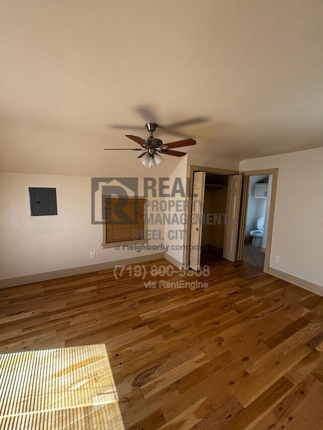 Foto del edificio - 902 W 11th St