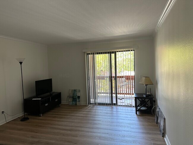 Building Photo - 12067 Alta Carmel Ct