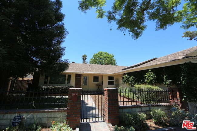 Foto del edificio - 7309 Asman Ave