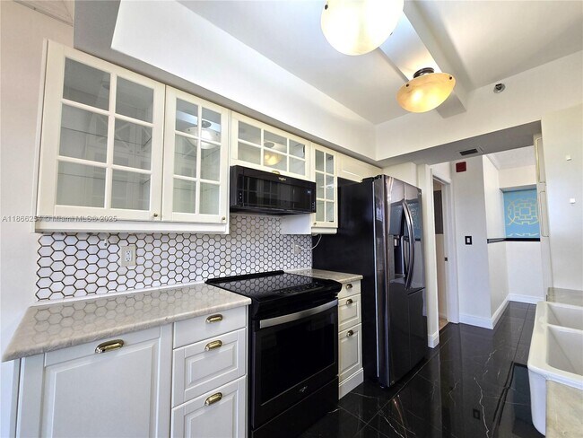 Foto del edificio - 7400 Radice Ct