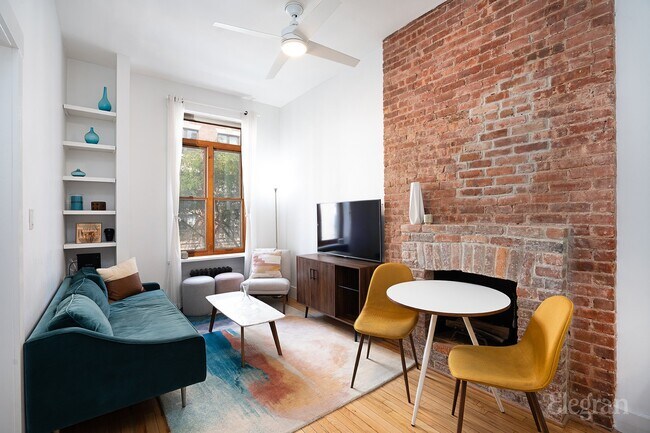 Building Photo - 110 W 71st St