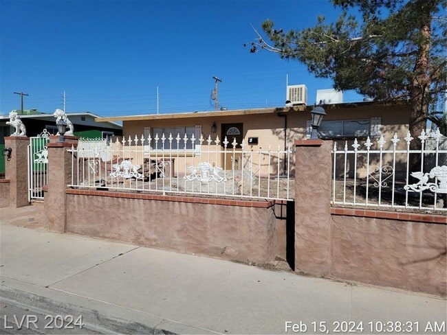 Foto del edificio - NORTHWEST SINGLE STORY WITH NO HOA!!!