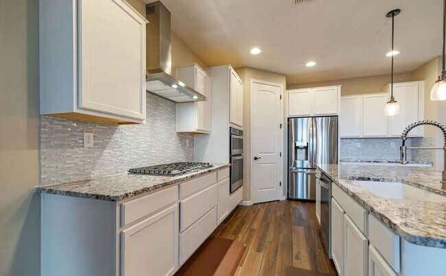 Building Photo - Beautiful Home in great location