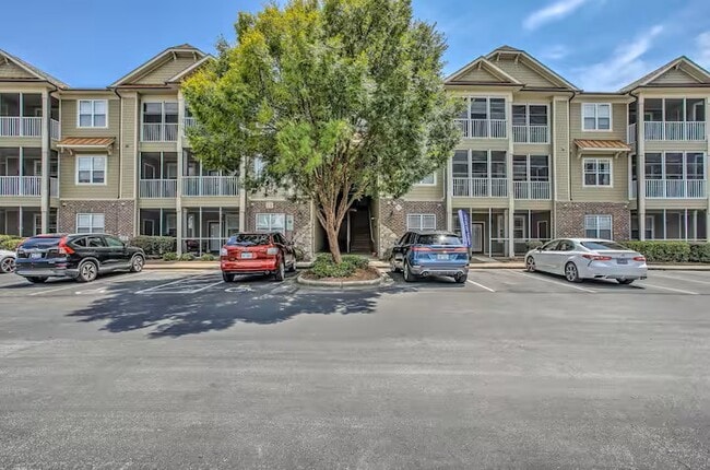 Building Photo - 395 S Crow Creek Dr