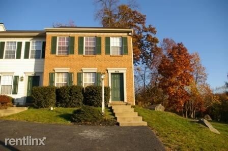 Primary Photo - 3 br, 1.5 bath Townhome - 444 Rockwood Dr