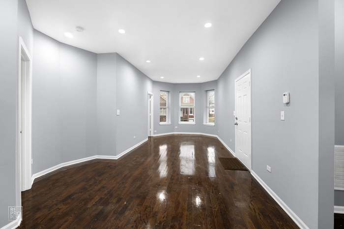 Foto principal - 7210 S Carpenter St