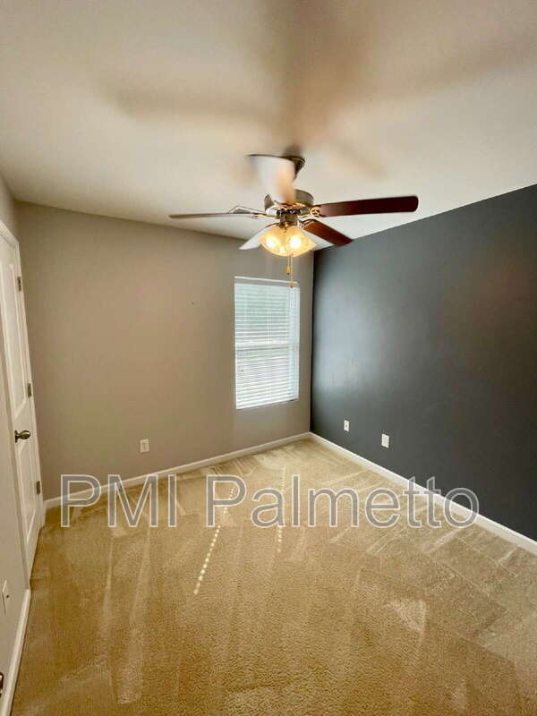 Building Photo - 229 St Andrews Pl Dr