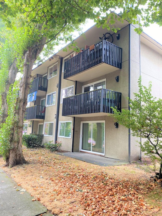 2737 60 Ave SW - 1 bedroom - 4