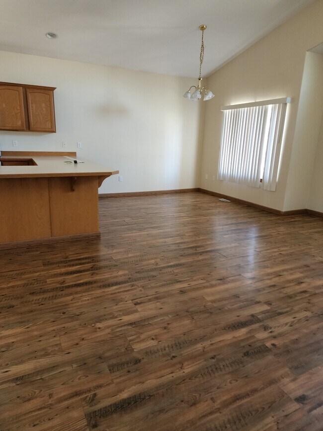 Kitchen/Dining - 829 S Aspen St