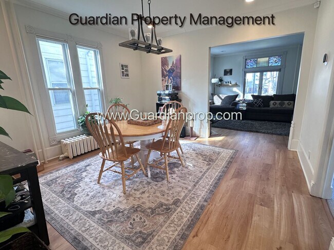Building Photo - Linden Hills Upper Level Duplex, Sunroom, In Unit Laundry, Dishwasher