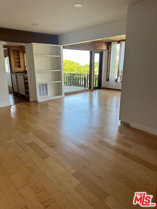 Foto del edificio - 213 Ocean Ave Ext