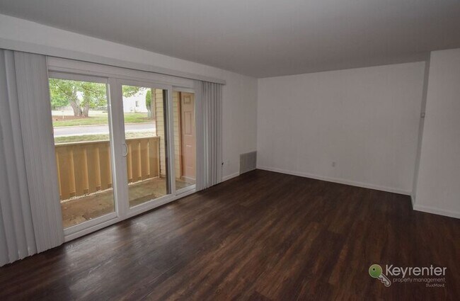Building Photo - 115 Hickory Ct