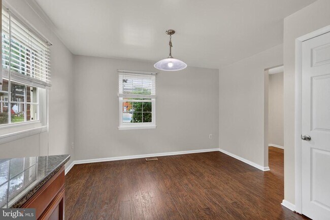 Foto del edificio - 15063 Cherrydale Dr