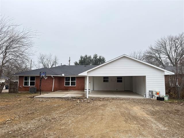 Building Photo - 1210 W Hall St