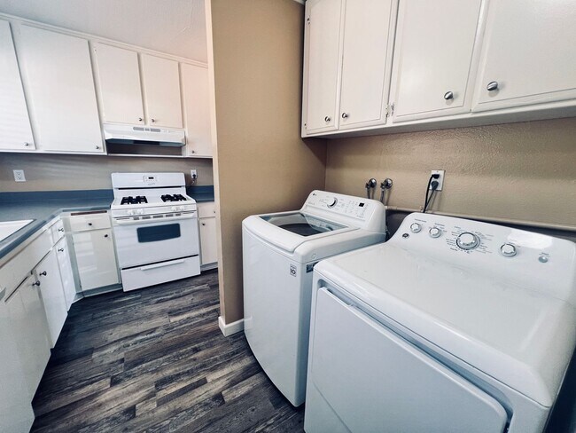 Foto del edificio - Great Single story in Senior Community