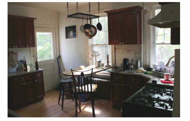 Building Photo - 17 Putnam Ave