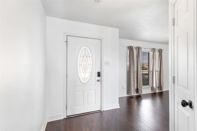 Foto del edificio - 18042 Noble Forest Dr