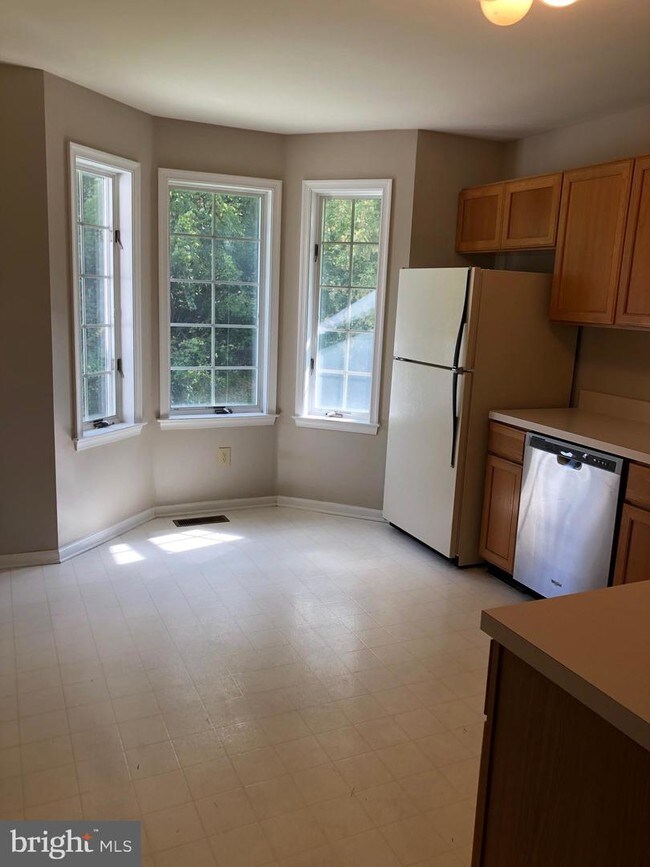Building Photo - 13 Buttonwood Dr
