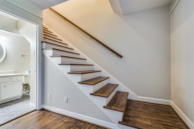 Building Photo - 6369 Oriole Dr
