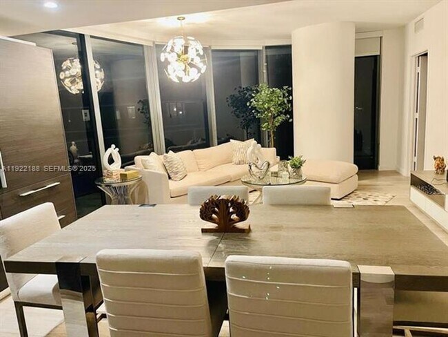 Foto del edificio - 45 SW 9th St