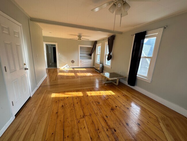 Living Room - 86 Plantation St
