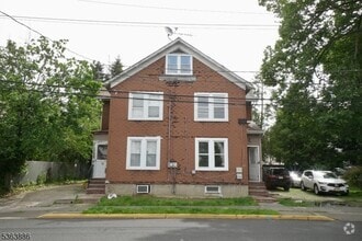 Building Photo - 69 Carlton Ave