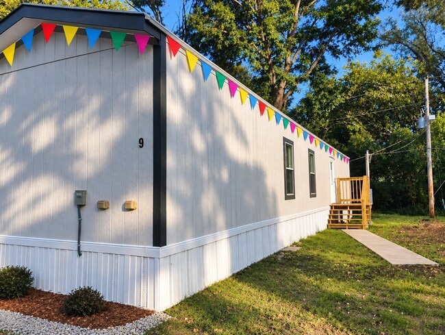 Building Photo - 100 Arkansas St