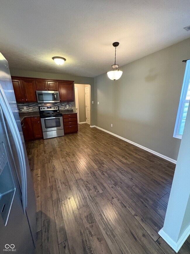 Building Photo - 5318 Wood Hollow Dr