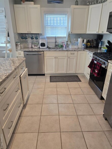 Foto del edificio - 359 E Pine St