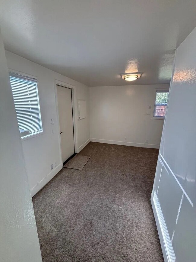 Dormitorio de la planta baja - 731 Brigham Ave
