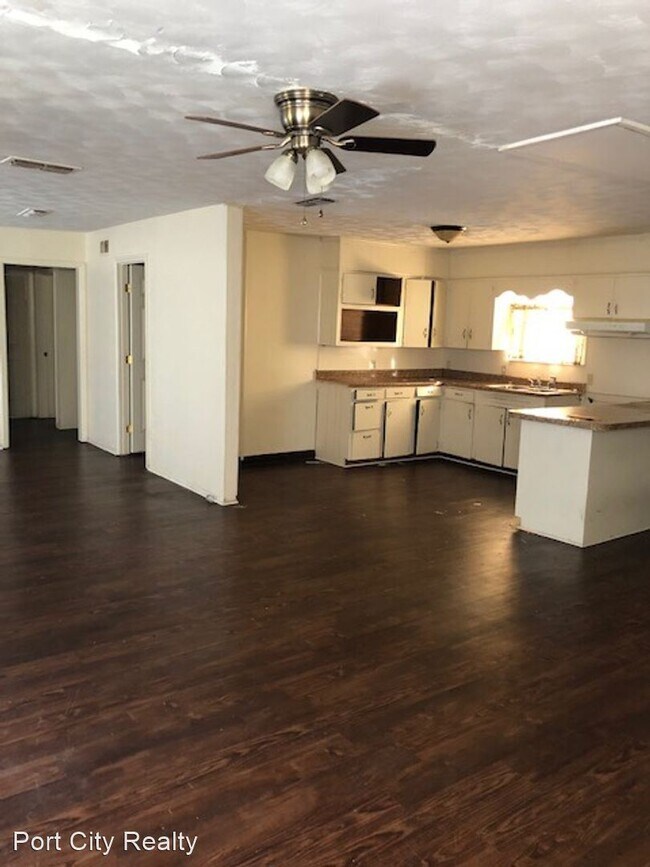 Building Photo - 3 br, 1 bath House - 3027 Gaywood