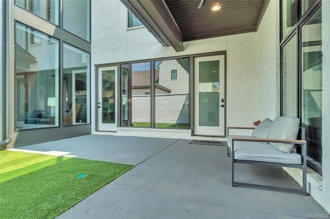 Foto del edificio - 7132 Fain Park Dr